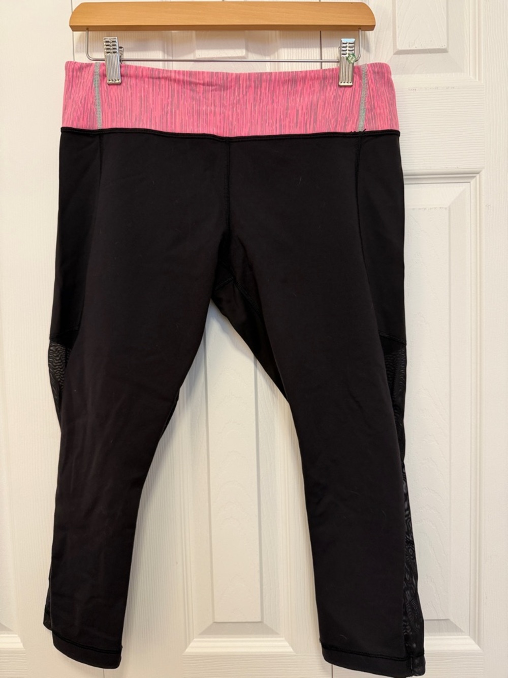 Lululemon Black Capri Leggings with Pink Waistband, inseam 19”